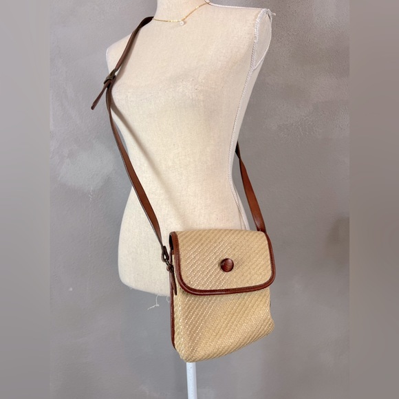 hereu Handbags - Vintage Hereu leather and raffia crossbody purse